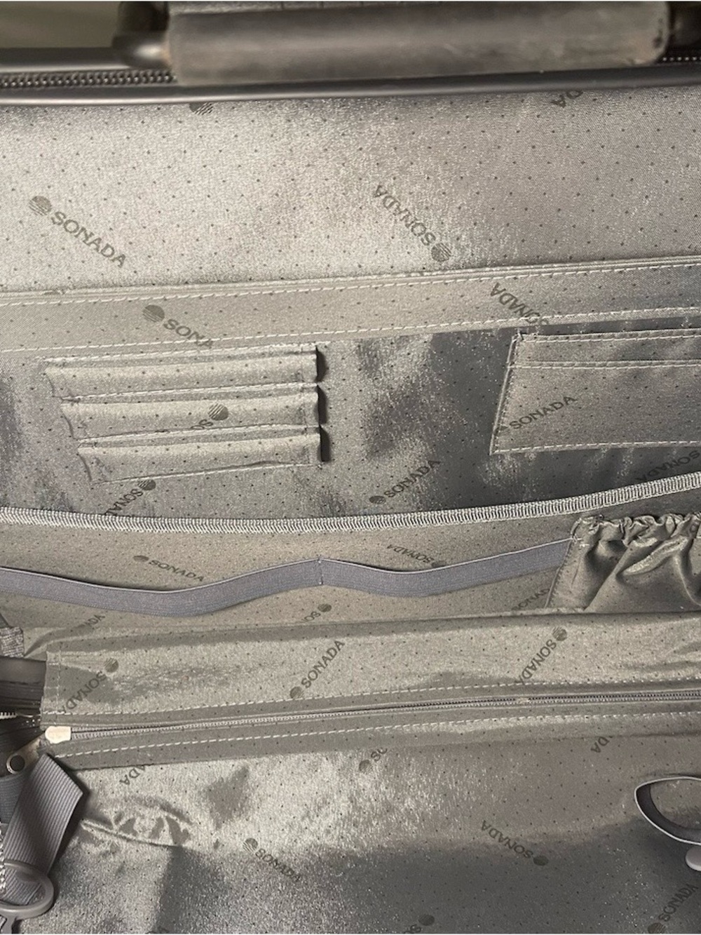 Cutest Small Suitcase - Picture 3 of 7